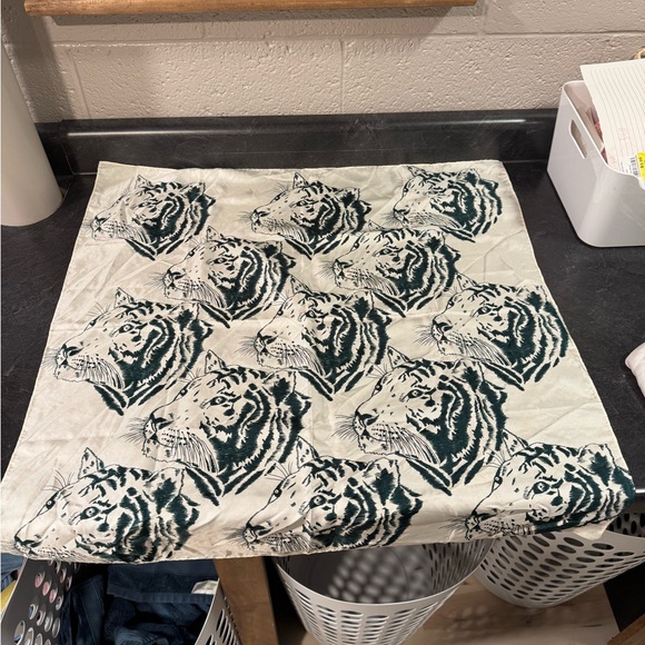 Glentex vintage tiger scarf - Picture 3 of 3